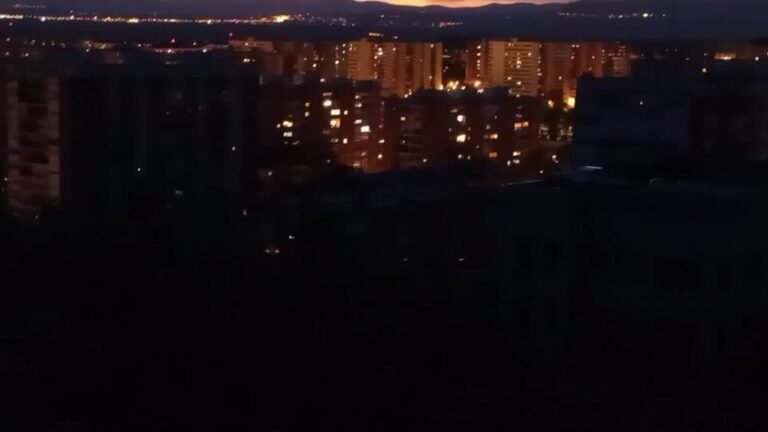 video:-populacao-comemora-volta-da-energia-em-madri-apos-apagao