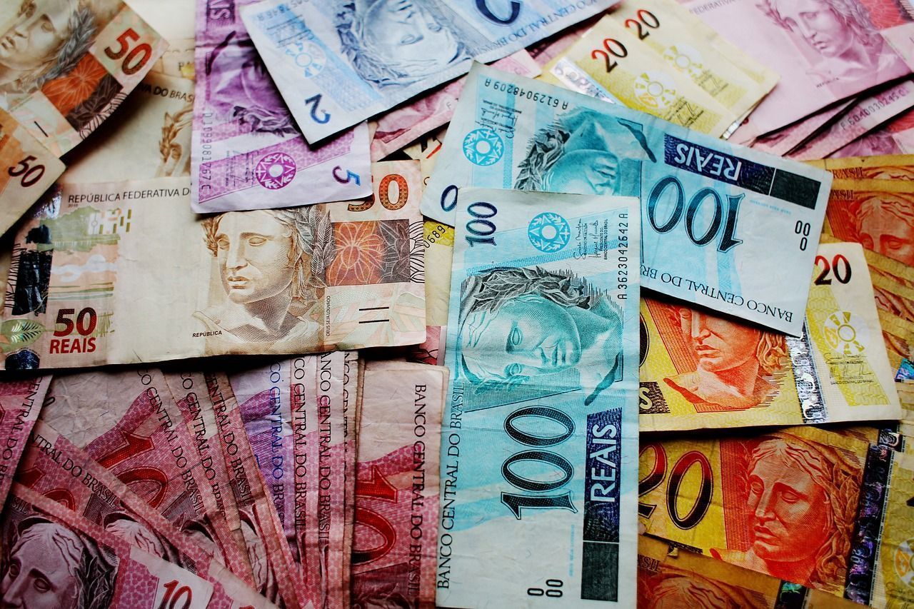 Taxa de juros média do consignado privado sobe para 3,9% em abril, diz BC