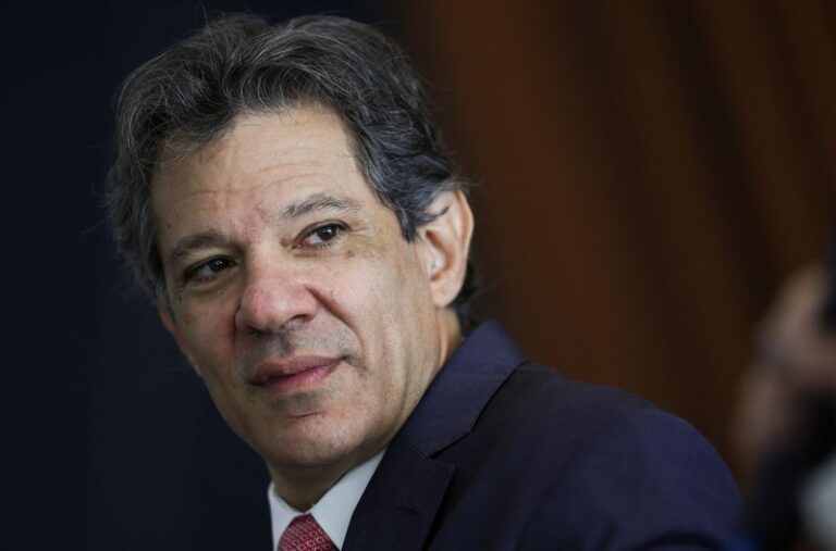 haddad-diz-ter-“proposito”-com-fiscal-e-ate-imita-lula-em-evento-reservado
