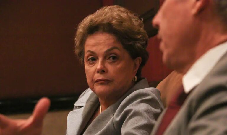 dilma-diz-nao-ver-sinal-de-desdolarizacao,-mas-paises-buscando-seguranca