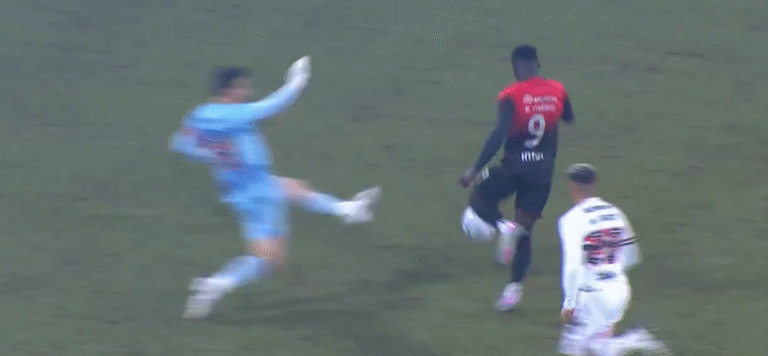 mauro-cezar-dispara-contra-arbitragem-apos-expulsao-de-rafael,-do-sao-paulo