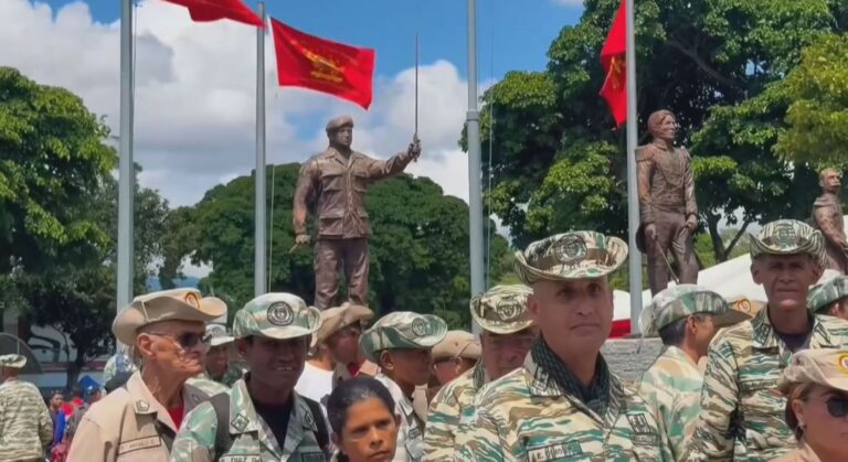 venezuelanos-fazem-fila-para-integrar-milicia-apos-apelo-de-maduro