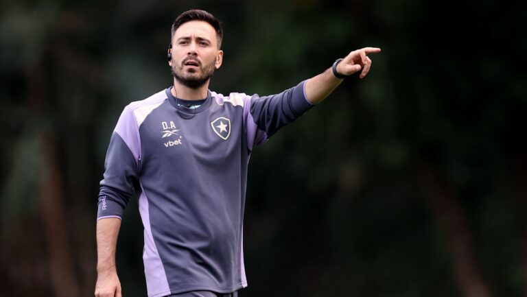 botafogo-recebe-o-bragantino-tentando-encerrar-jejum-de-vitorias-em-casa