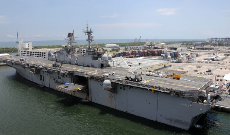 autoridades-e-especialistas-questionam-acao-dos-eua-na-costa-da-venezuela